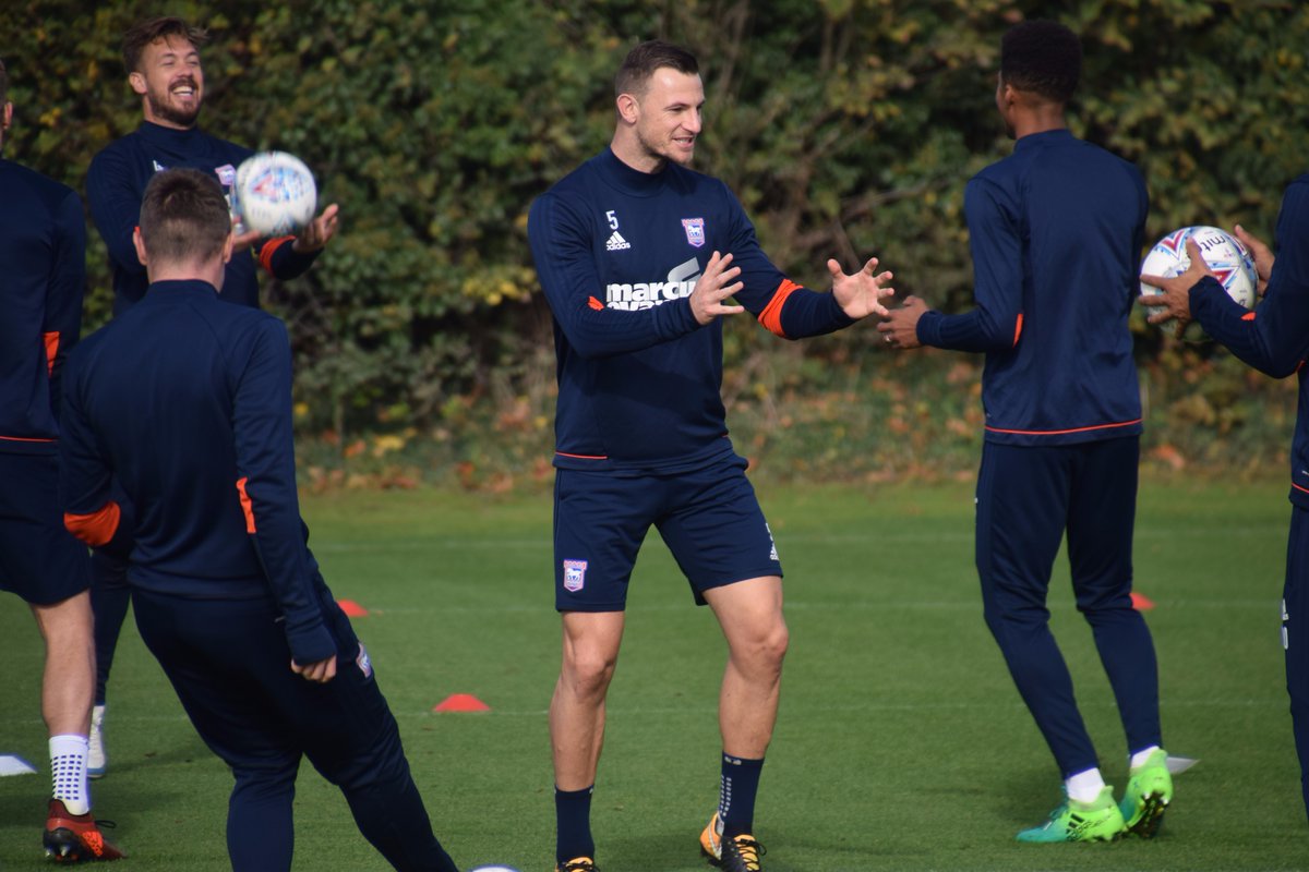 DECEMBER GIVEAWAY!!🎁⚽️ 
To win my boots with a personalised signature simply LIKE &amp; RETWEET this post. Winner will be selected at random next week! 
🔵⚪️ #ITFC #December #giveaway #COYB <a href="/Official_ITFC/">Follow @IpswichTown</a>