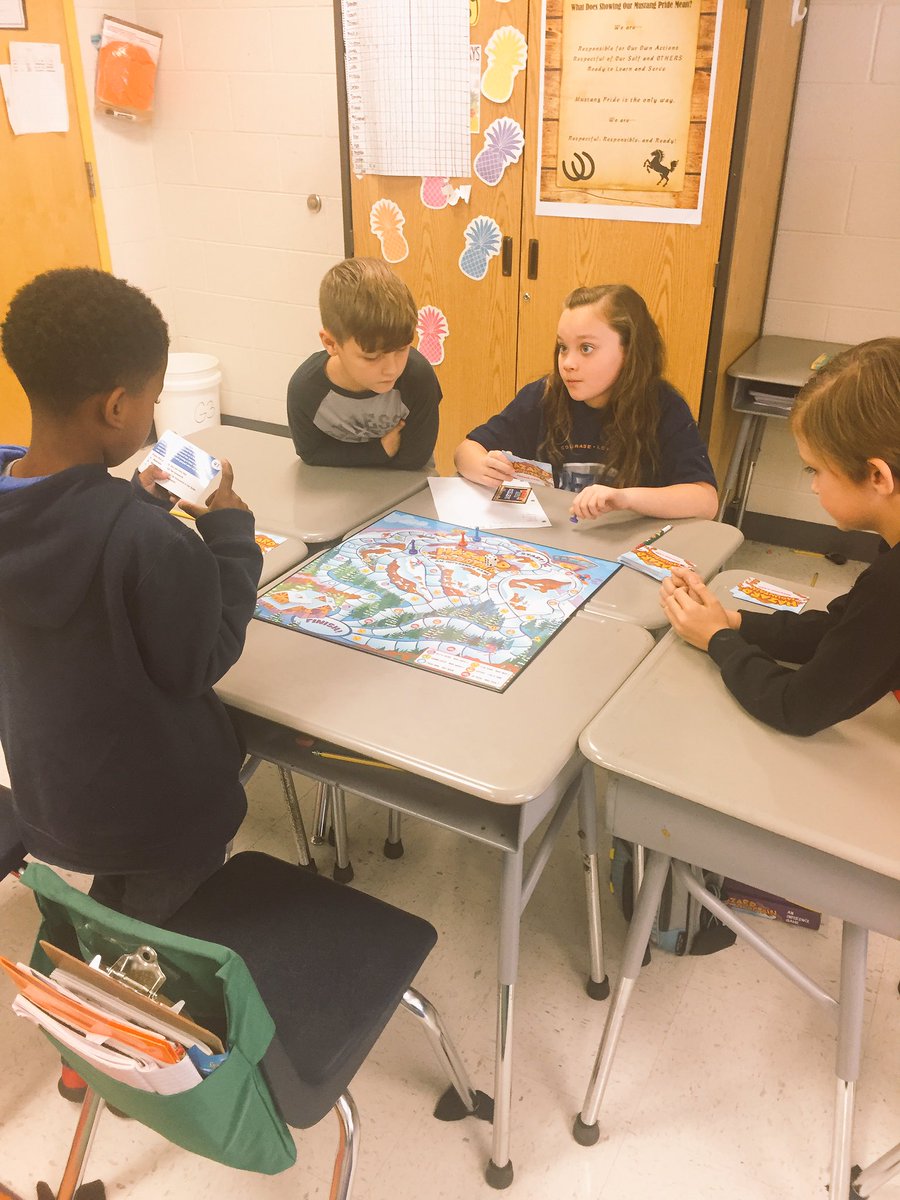 devin_shelden's tweet photo. Fri-Yay centers! #comprehension #teamwork @TweetDCS_OES https://t.co/2aKtac5mWi