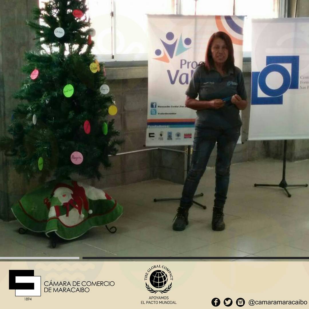 camaramaracaibo's tweet photo. Actividad, enmarcada en la Responsabilidad Social Empresarial, "Árbol de Valores" que realiza nuestro centanario gremio @CamaraMaracaibo a través de su #ProgramaValores, en beneficio 20 trabajadores del @CFPSanFrancisco @onuvenezuela https://t.co/2LAJ3uLa8t