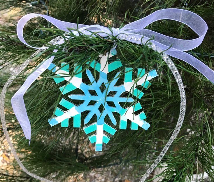 ASHRosary's tweet photo. Don't miss the #ashrosary Christmas tree at Celebration in the Oaks at @NOLACityPark (next to the Wacky Shack on the path toward Storyland)! Middle Schoolers created ornaments using the laser cutter in the I-Lab. https://t.co/8lpW8F0Otn