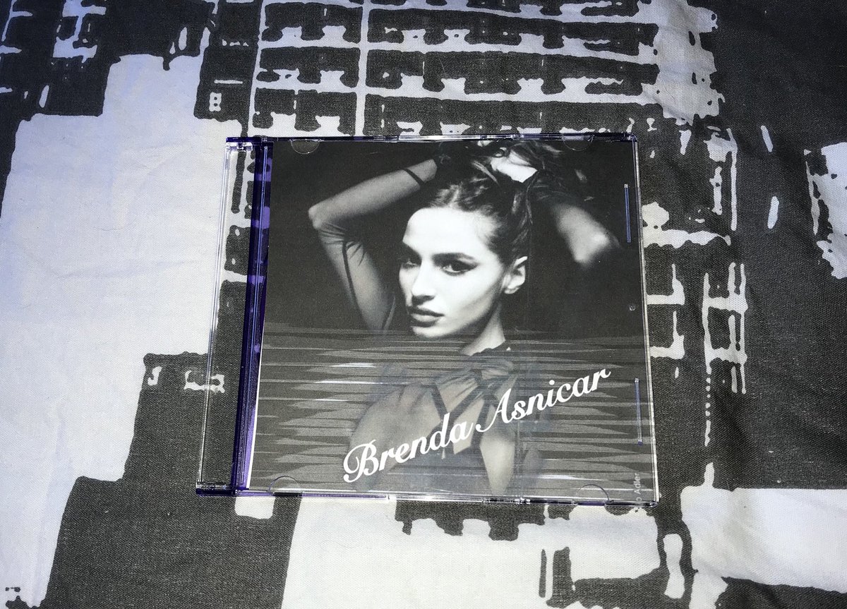 LaureneChaudat's tweet photo. ⭐️💖Para escuchar tus canciones que no se lanzan en un álbum💽 que creé con este título SerUnaEstrella esperando que me guste ver @Asnicar__Brenda 💜💖💫💫⭐️ https://t.co/6u7xxAYK4S