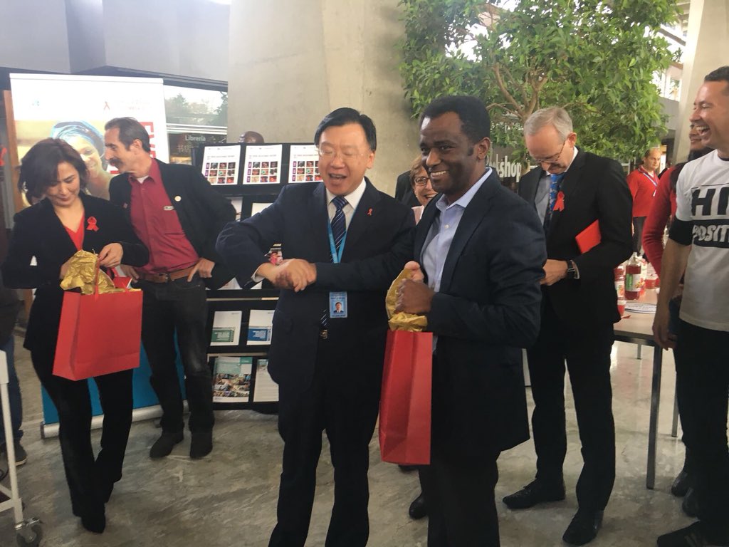 HMonica_Dias's tweet photo. @NTunga @WHO @GHirnschall And ofcourse good to see #TB Director a.i  @haileygetahun win 1st prize. Great partnership, collaboration &amp; shared knowledge b/w #HIV &amp; #TB departments - vital for #EndAIDS &amp; #EndTB efforts @WHO #WorldAIDSDay commemoration #EverbodyCounts https://t.co/q95hUlkLs1