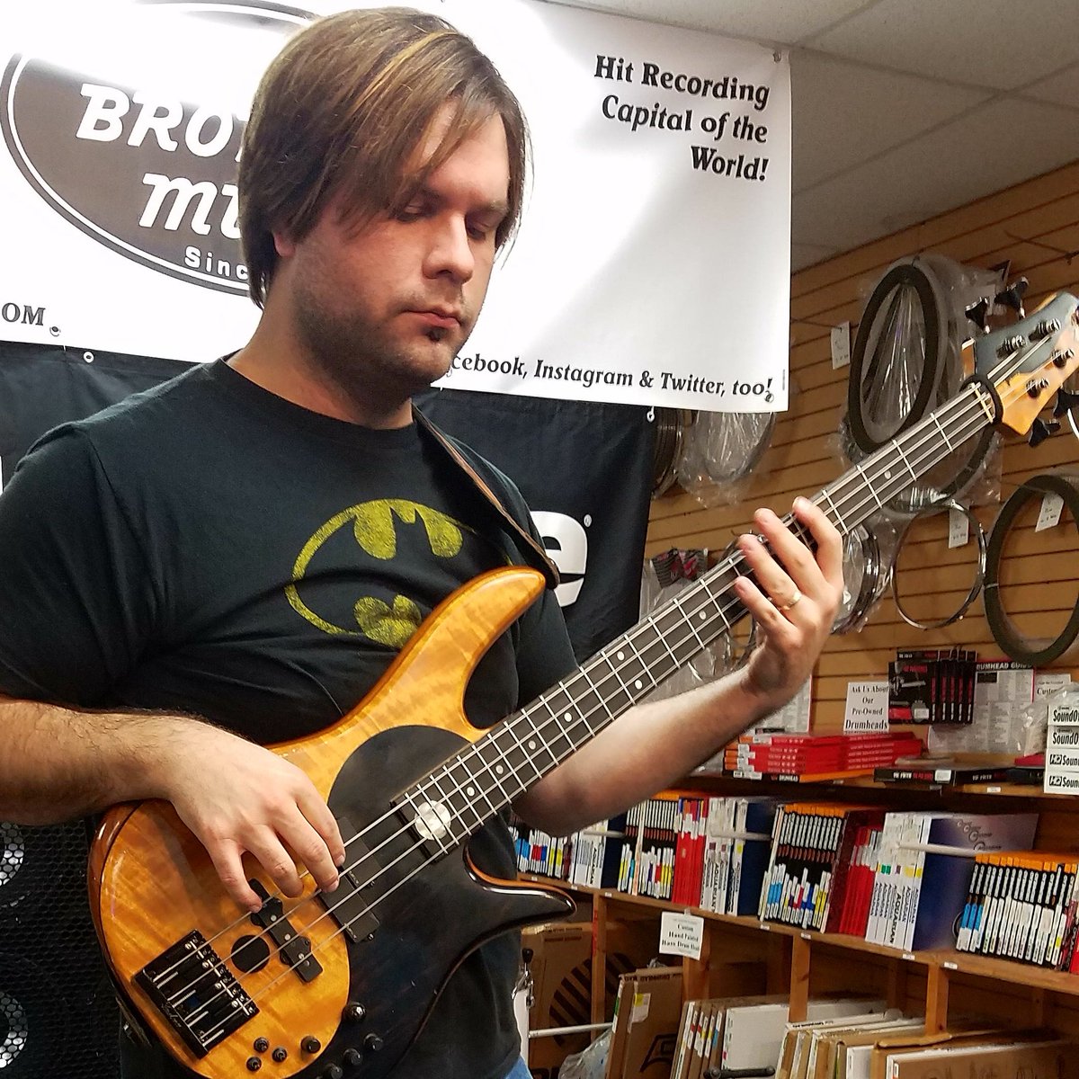 GrantWalden's tweet photo. Oh you know . . . Just playing Victor Wooten's bass at Counts Brothers in Muscle Shoals, AL. Did this just happen? #VictorWooten #HartkeAmps #CountsBrothers #MuscleShoals #GrantWalden https://t.co/1VNML7dzEf