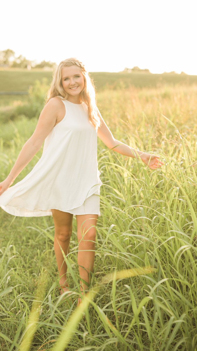 molren4th's tweet photo. @graceren4th Happy 18th Birthday precious girl! You are beautiful inside and out ~ we are so proud of you today and always ❤️ https://t.co/iEs5gKLqFz
