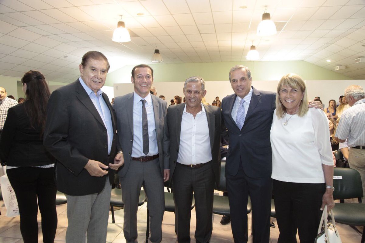 OmarGutierrezOk's tweet photo. En el acto de entrega de diplomas a Diputados Nacionales y Concejales (Neuquén Capital). Convencido que cumplirán con vocación de servicio la gran responsabilidad y compromiso que el pueblo les ha otorgado. https://t.co/ihuDq8Cduz