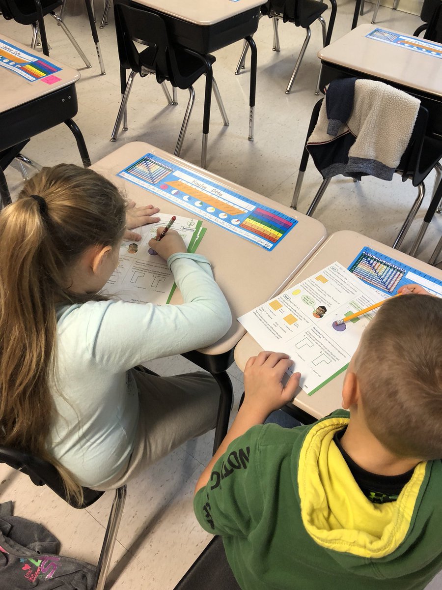 MrsLaMottGrade3's tweet photo. Reviewing #area is always better with a partner! 😊 #hlwwproud #hlwwlakers #3rdgrade #envisionmath #findingarea #partnerwork https://t.co/gRcflDvPmj