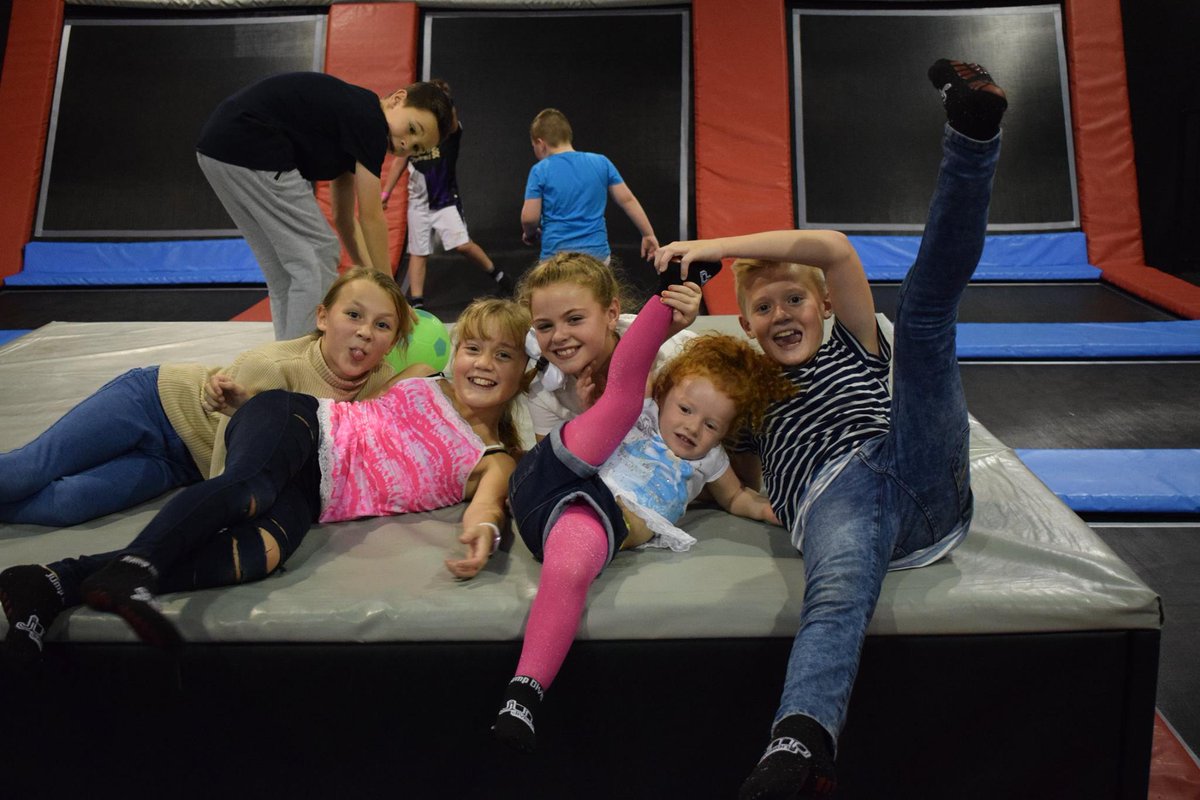 WiganJDivision's tweet photo. BUY ONE HOUR BOUNCE
GET YOUR SECOND HOUR FOR FREE !!
THAT'S RIGHT 2 HOURS FOR JUST £7.95. 
DON'T MISS OUT ON THIS AMAZING OFFER. 
THIS WEEKEND ONLY !! QUOTE #DOUBLEBOUNCE 
☃️ 😁🎄 https://t.co/SrI3Lukhce