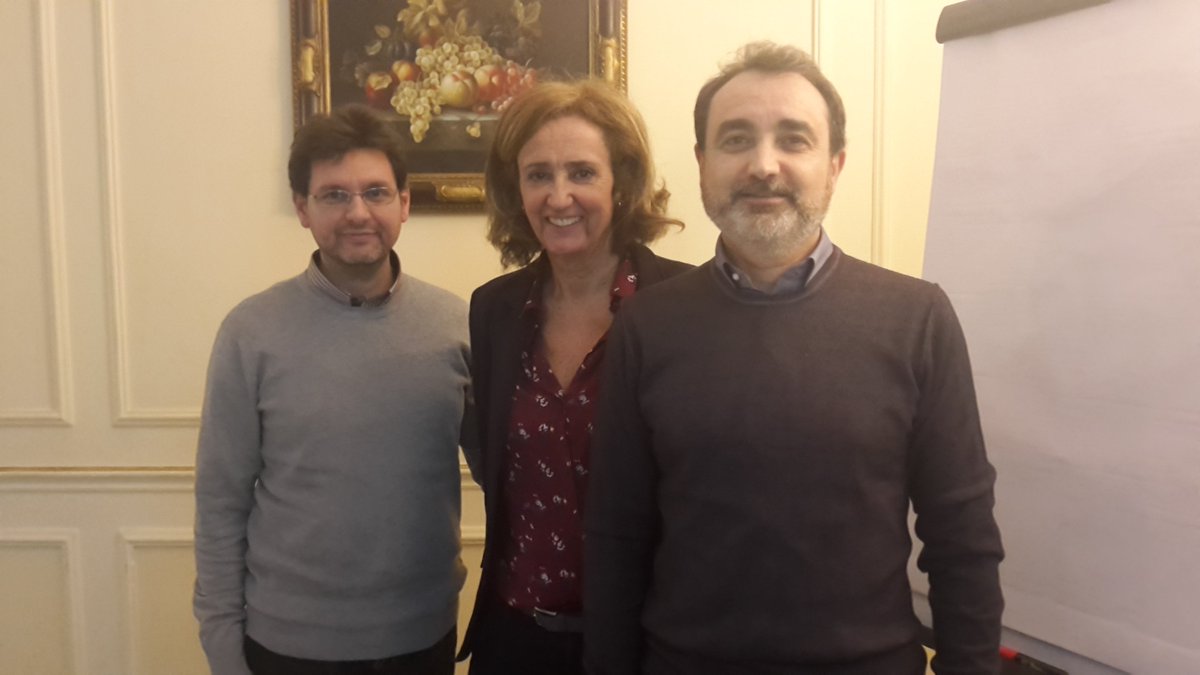PaolaBillia's tweet photo. #eventometrico @nttdata_it @gufpi_isma discussione vivace e colorata https://t.co/41FgbVan7N