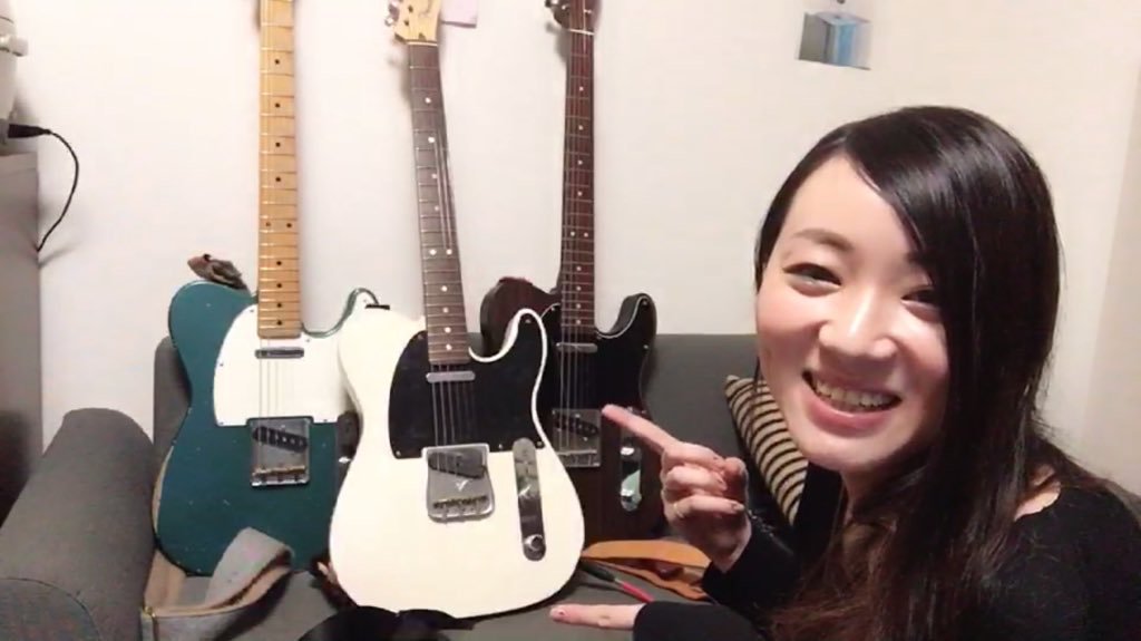 e1kotelecaster's tweet photo. テレキャス自慢中のわたくし。
コラポンさんが撮ってくれた配信中の写真があまりにもいい顔だったのでww
#teleecaster
#guitar
#機材自慢
#機材晒す https://t.co/4NmSnd6Og4