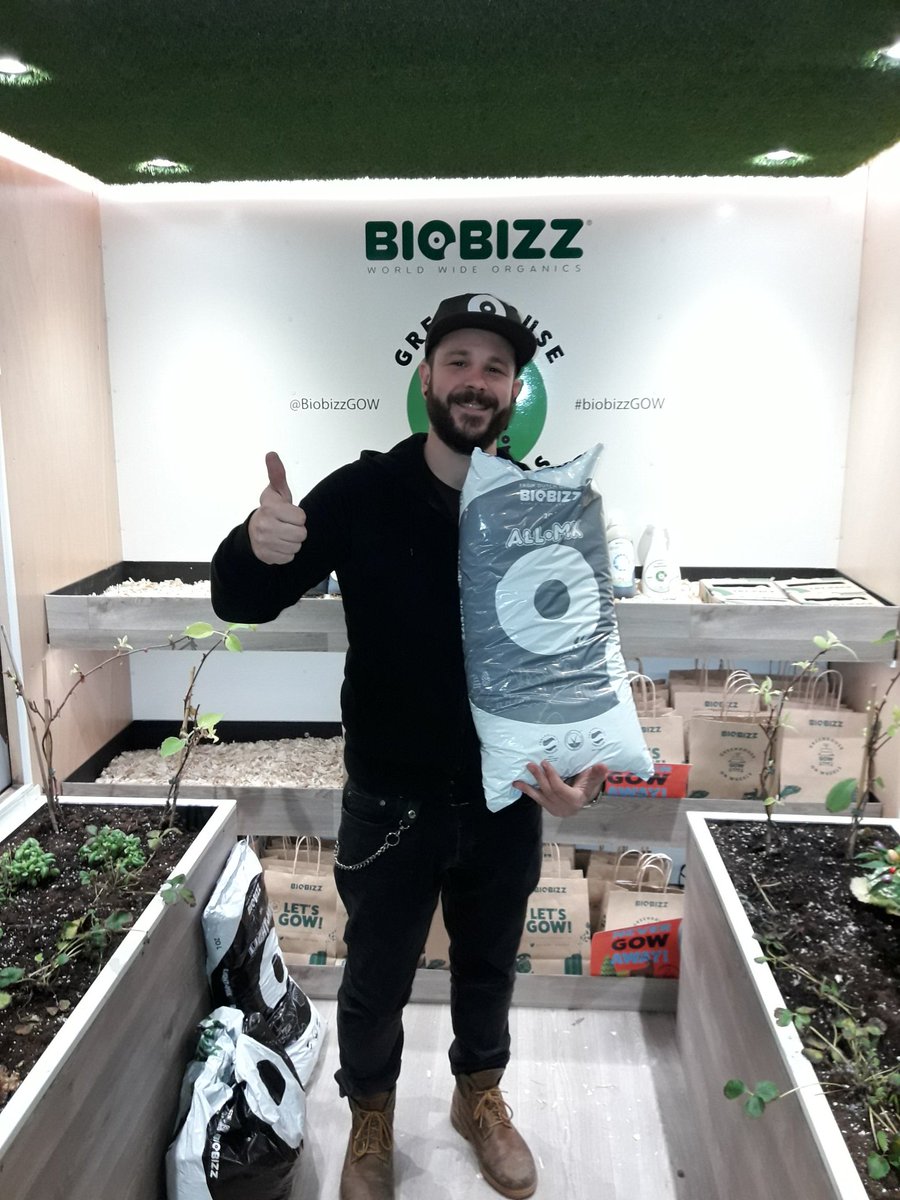 Apez140's tweet photo. #Momentos 
De una semana pasada en @DrCogolloSanta con @BiobizzGOW y Juan  @manoverdeseeds...:-))) https://t.co/COkON49KfW