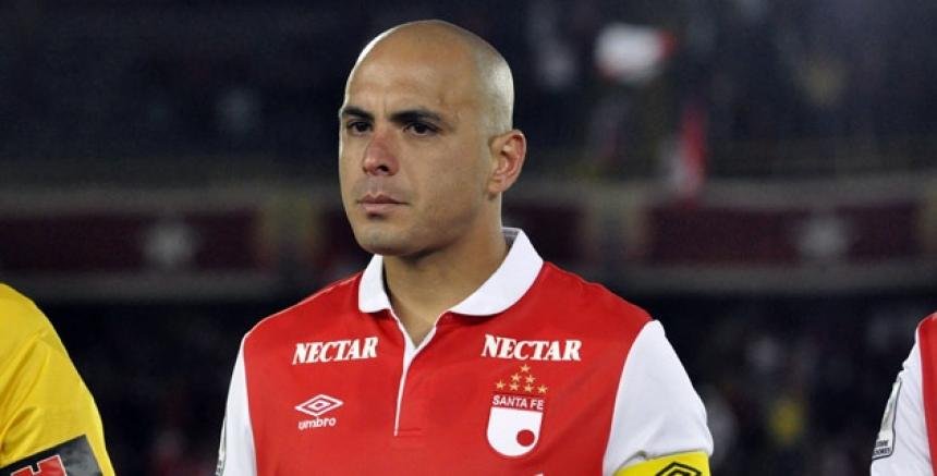 DatosSantaFe's tweet photo. 4° puesto histórico con más partidos jugados oficiales con @SantaFe :
> Yulián Anchico (363 PJ): 270 Liga, 34 Lib, 35 Copa, 19 Sud, 4 SLiga, 1 Suruga. 27722 minutos.
> Omar Pérez (363 PJ): 260 Liga, 36 Lib, 37 Copa, 23 Sud, 4 SLiga, 1 Suruga, 2 Recopa. 27104 minutos. https://t.co/GZe9Vmx16f