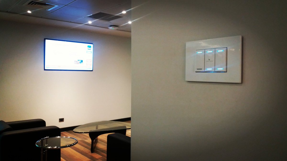 AkitecLtda's tweet photo. @VantageControls presente en @itau ... @AkitecLtda es Vantage en Chile... #Domotica #Automatizacion https://t.co/SRf8EeBGgh