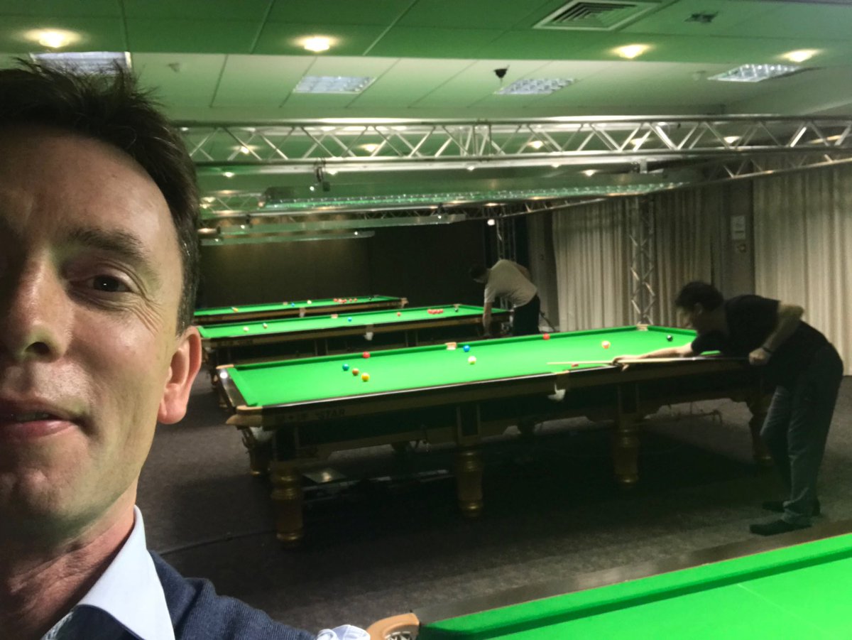 In the practice room with some young up and coming snooker players like <a href="/jimmywhite147/">Jimmy White MBE</a> 😂😂
Getting ready for tomo <a href="/BBCSnooker/">BBC Snooker</a> #UKChampionship