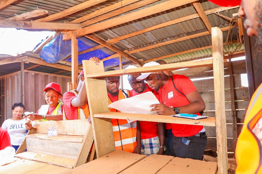 maziibe_'s tweet photo. You fit follow Governor Obaseki talk oooo, make we know your ideas. Talk with our field agents as dey enter your area.
#TalkToGGO https://t.co/EcIuFM571c