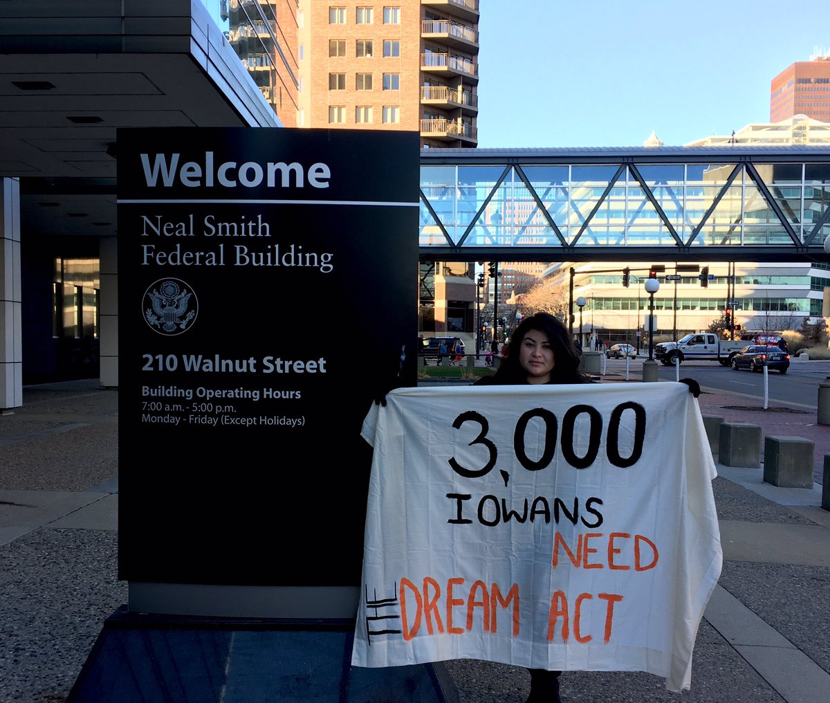 My DACA expires in 355 days. We need a clean #DREAMACT NOW!