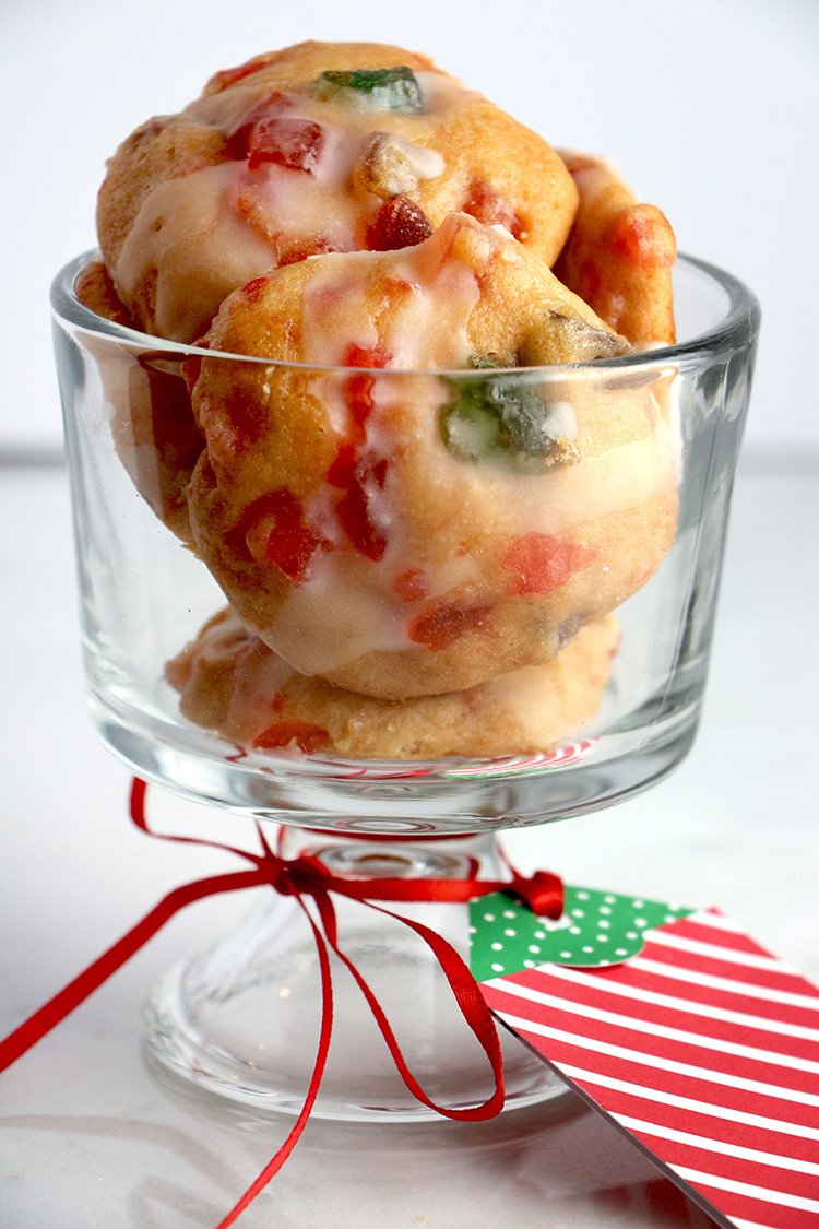 EatInEatOutMag's tweet photo. 15 BEST-EVER Cookies and Squares. #cookies #christmas #baking https://t.co/GAM7rvWCiS https://t.co/gkmafCDTyg