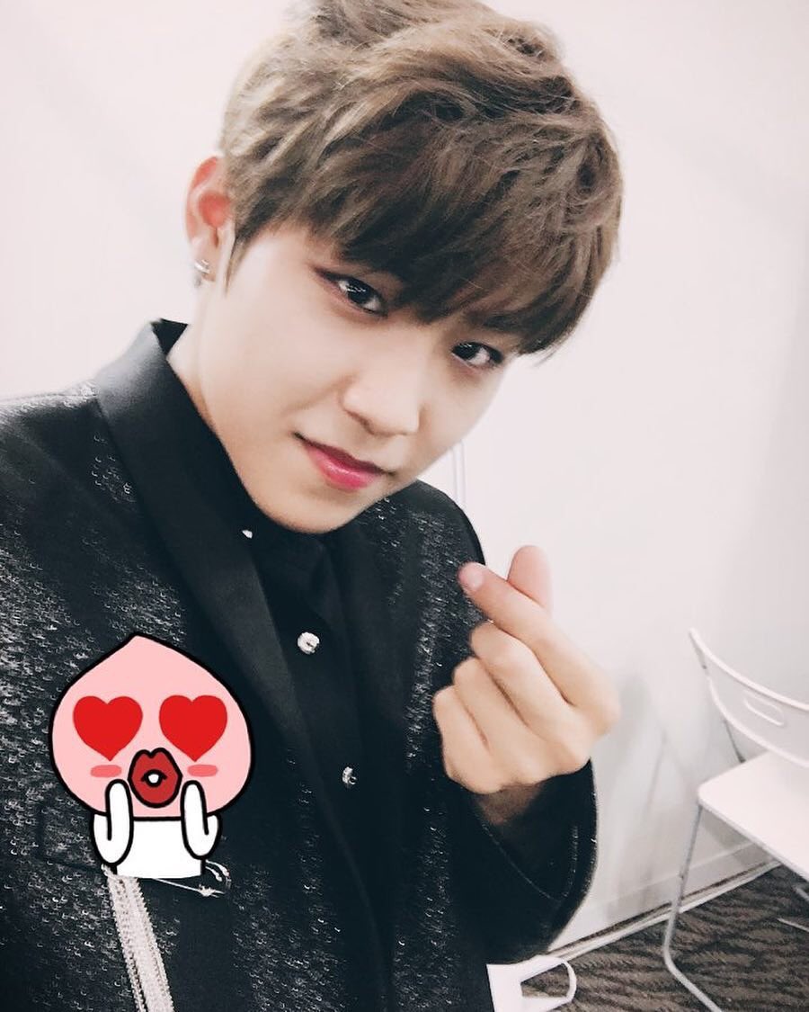 woojin_jjackpot's tweet photo. 171201 #참새익힘짹 📚🐦 열번째장

🐦모비프렌 광고 스케치 영상🏀
🐦2017MAMA X M2 워너원 땡큐스테이지❣️
🏆뮤직뱅크 2주연속 1위🥇#Beautiful5thWin 
🏆2017MAMA in Hong Kong 'Best Male Group' 수상🌟
🐦워너원 인스타 우진이 편지💌

우진아 우리 이대로 같이 쭉 행복하자❤️

#박우진 #짹팟 https://t.co/xZB7ouaTIE