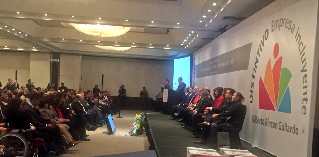 ignacio_rubi's tweet photo. CDMX. Ceremonia de Entrega: Distintivo Empresa Incluyente “Gilberto Rincón Gallardo” 2017. #PcD2017 https://t.co/f3Z2w6ZzA1