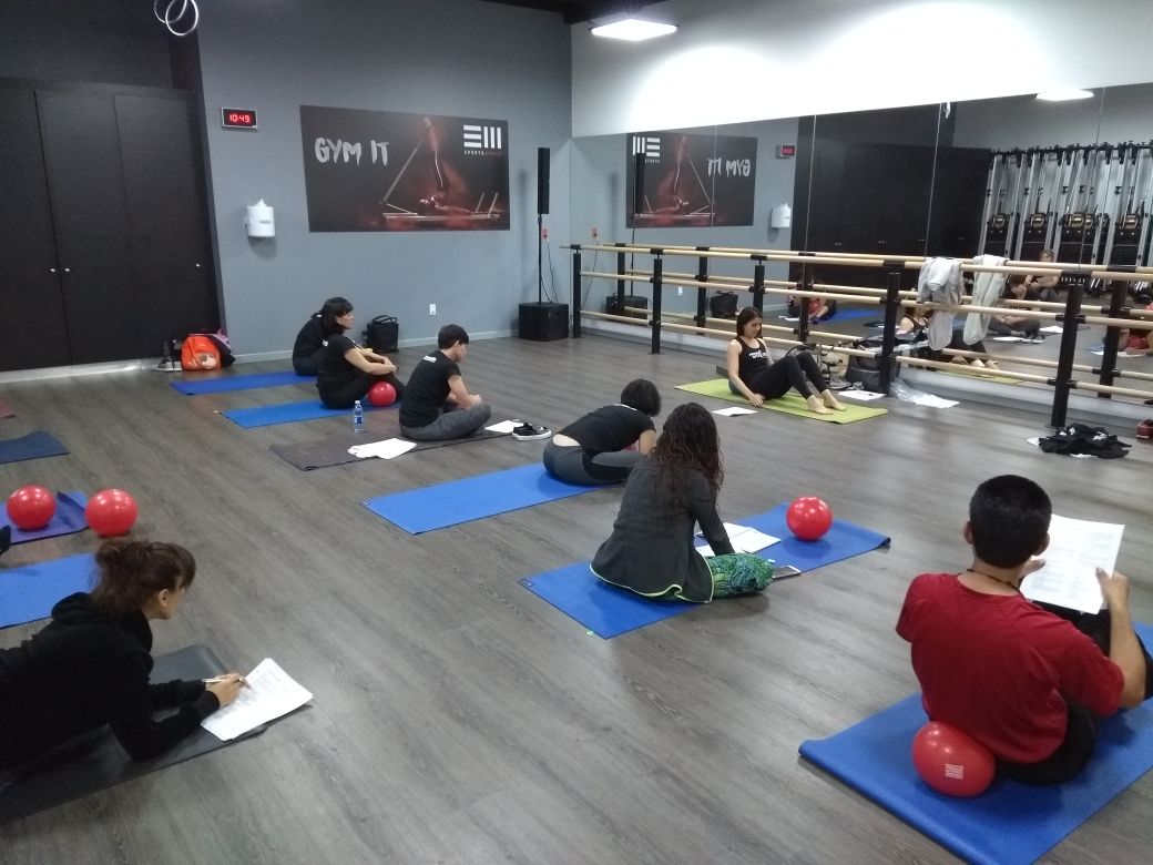 AkroStudioMX's tweet photo. Ya comenzamos #PilatesWeekend Querétaro https://t.co/uwGHN9wox9