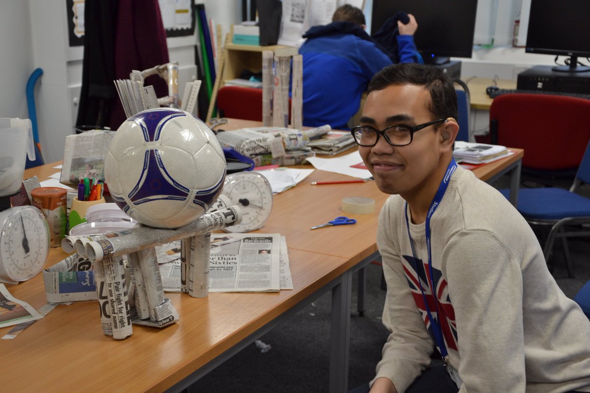 SCFoundationL's tweet photo. Our maths challenge this afternoon was to build a bridge strong enough to support the weight of one football! Successful results from Julius, Courtney, Danielle and Nathan! #MathsSTEM #shapesandstructures #FunFriday πβ½οΈππ€©πππ https://t.co/3RiZlAGdPp