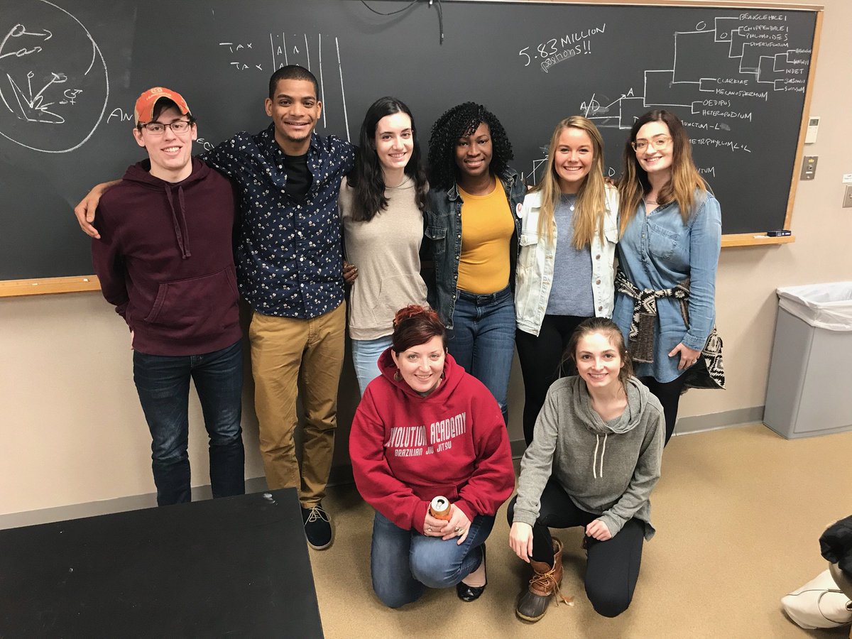 MartineBotany's tweet photo. Happy almost-end-of-the-semester from the Martine Lab here at @BucknellU! Proud to be co-mentoring these hard-working student researchers with @angelajmcd. #iamabotanist #plantsarecooltoo #becauseplants https://t.co/ICPxYXmQ26