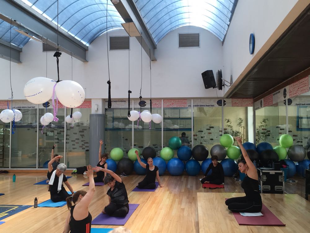 AP_SPORTSCLUB's tweet photo. Así se vivió nuestra clase especial de Pilates con la profesora Martha I. Rodríguez
Gracias a todos por participar
Ap más cerca de ti
#APsportsclub #AthleticPeople #GenteÚnica #pilates #gimnasio #gym #gymlife #training #fitness #workout https://t.co/JzrPaq3ijy