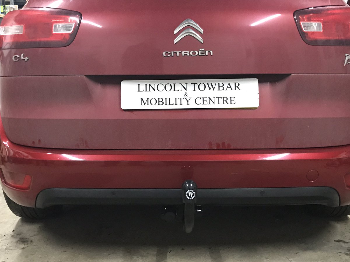 lincolntowbar's tweet photo. .@TowTrustTowbars Detachable towbar fitted with a 7pin VSK to a #Citroen #C4 Picasso #lincsconnect .@NTTA_UK #QualitySecured fitting centre https://t.co/tr47o5FPyZ