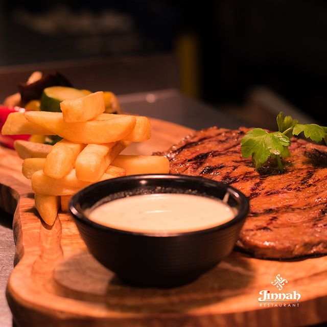 Get your teeth into this! 😋 

#Jinnah #steak #food #nightlife #Friday #Bradford #delish #chips #westyorkshire