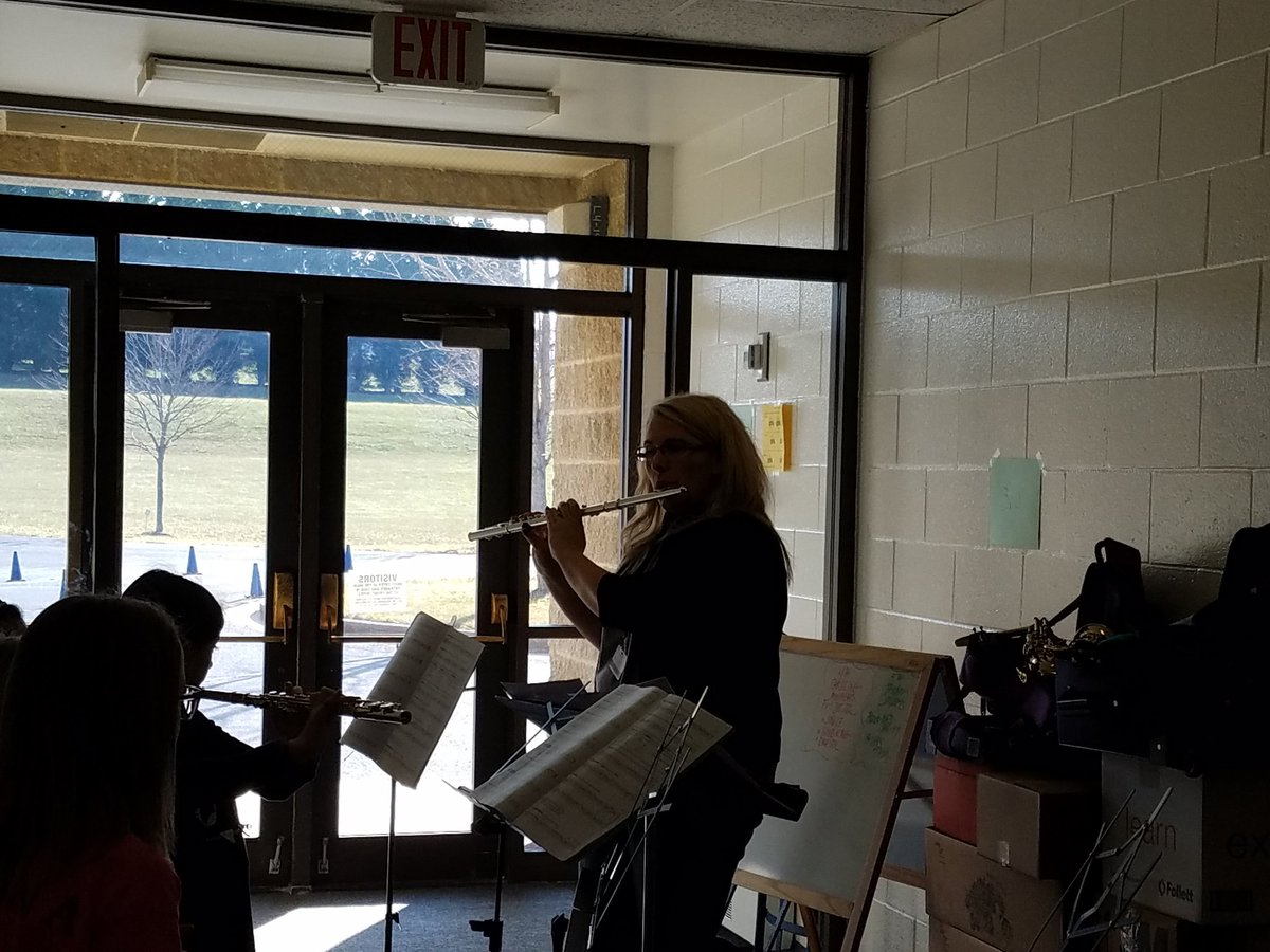 KES musicians serenaded me with "Jingle Bells" this morning- bravo!  <a href="/tammyreneecave/">Mrs.Cave FCPS band</a> #wearevpa