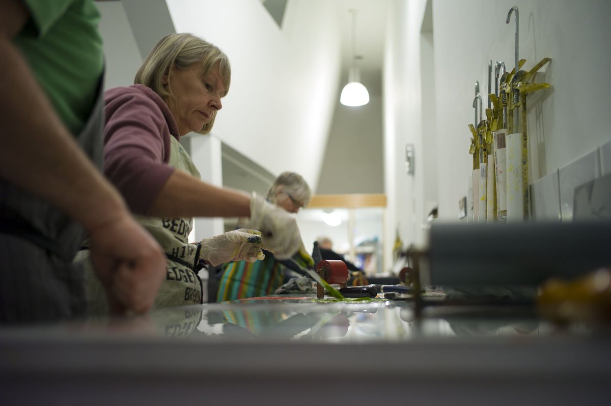 HighPrintStudio's tweet photo. #Christmas ideas: #printmakingclasses, #giftvouchers #artworks #totebags #inverness https://t.co/dFDbdx9mUL https://t.co/0O9nuJTjC2