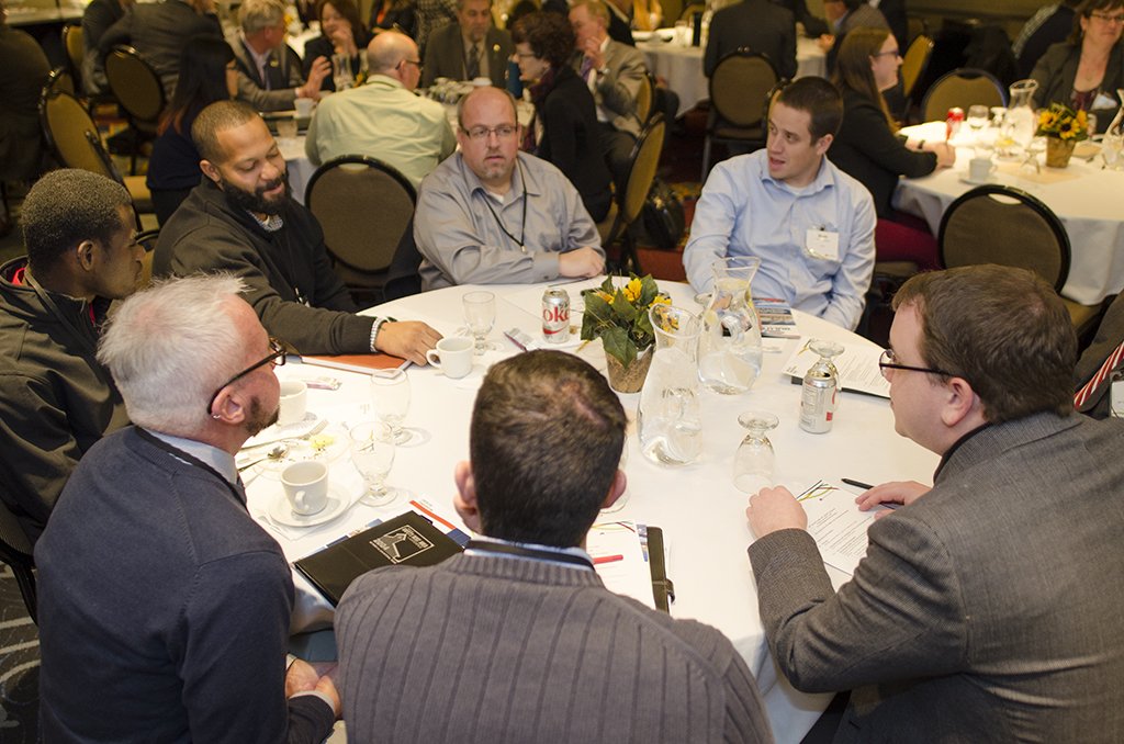 UMNCTS's tweet photo. #freightsym panel moderator @MidwestFrank: Q&A about freight and transportation system performance with Nick Thompson @MetCouncilNews and Brian Isaacson @MnDOTnews https://t.co/PbSjfbvjg1