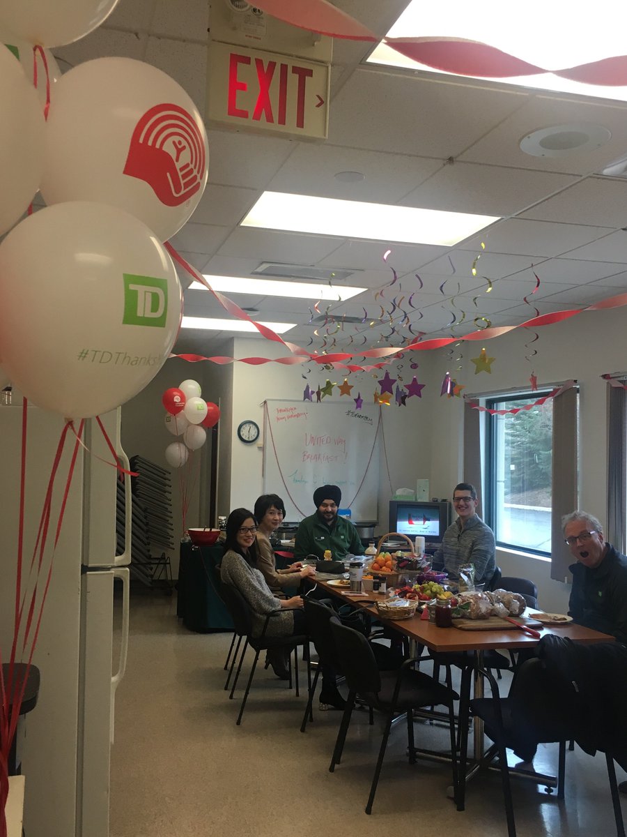 sintini1's tweet photo. Enjoying the #Alldaybrekkie with teamfarmboy!!! Thanks @CWinKanata_TD and thank you to the team for supporting a worthwhile cause! #TDBranches4UW @JennAuld  @CarrieLeith https://t.co/4wbW4ANs5D