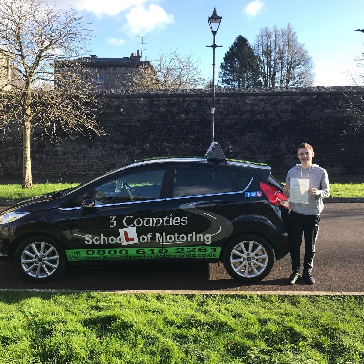 An early Christmas present for Phil from Haverfordwest, who passed his test on his first attempt with 3 minors, well done from us all at 3 counties #drivesafeforlife