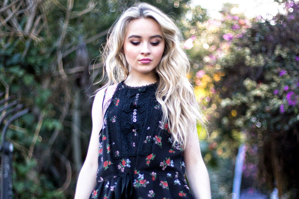 Carpenter_col's tweet photo. La amo tanto @SabrinaAnnLynn #Top50Nomino Sabrina Carpenter https://t.co/cz7Et3Tq3G