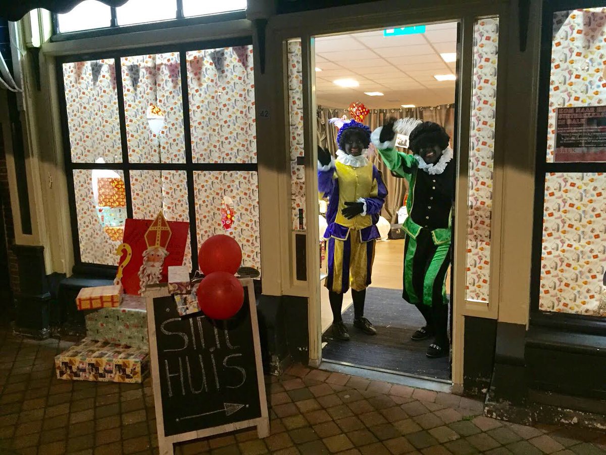 WHIBalk's tweet photo. Kom jij ook langs bij het #Sinterklaashuis aan de #vanSwinderenstraat 42 in #Balk? Tot 20:30 kun je daar je schoen komen zetten. #Luts #Sint https://t.co/T5XPMwc4o1