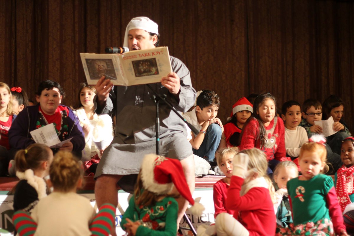 goshentheater's tweet photo. Join us tonight at 6 p.m. for caroling and children's song and dance performances during First Fridays Hometown Holiday!

Festival details at https://t.co/QmbLhWVvb6 https://t.co/MBlq9rKGG3