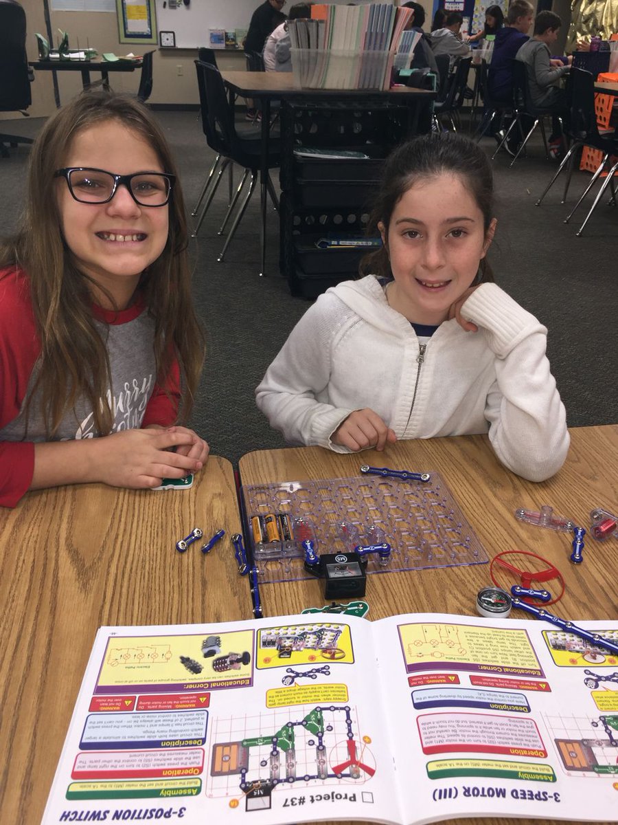 Saigling5th's tweet photo. Science stations about properties of matter. https://t.co/7pxpwSS8Uj