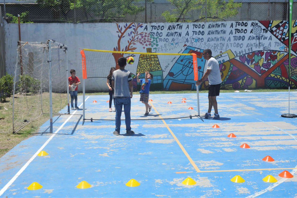 SLopezMedrano's tweet photo. Hoy, la nueva #CasaDeEncuentroComunitario “Carlos Mujica” abrió sus puertas. Así, con @MinDesarrolloBA seguimos estamos más cerca de los vecinos #FcioVarela  #EntreTodosPodemosMás https://t.co/cKL8oLz1si