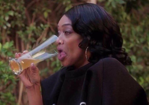 dee_thechubby1's tweet photo. Kenyans be like" Am going to have a shower" so they can sound sexy and rich...when actually they are going to kneel in the bathroom and use a bucket!!!!!! Sips managu
#CaptainsNight #TTTT 
#GainWithXtianDela https://t.co/hVWTCQYV7S