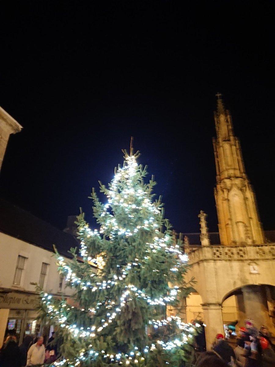 #congratulates <a href="/SheptonCofC/">Shepton Chamber</a> <a href="/Rotary/">Rotary International</a> #SheptonMallet for another excellent light up ceremony...