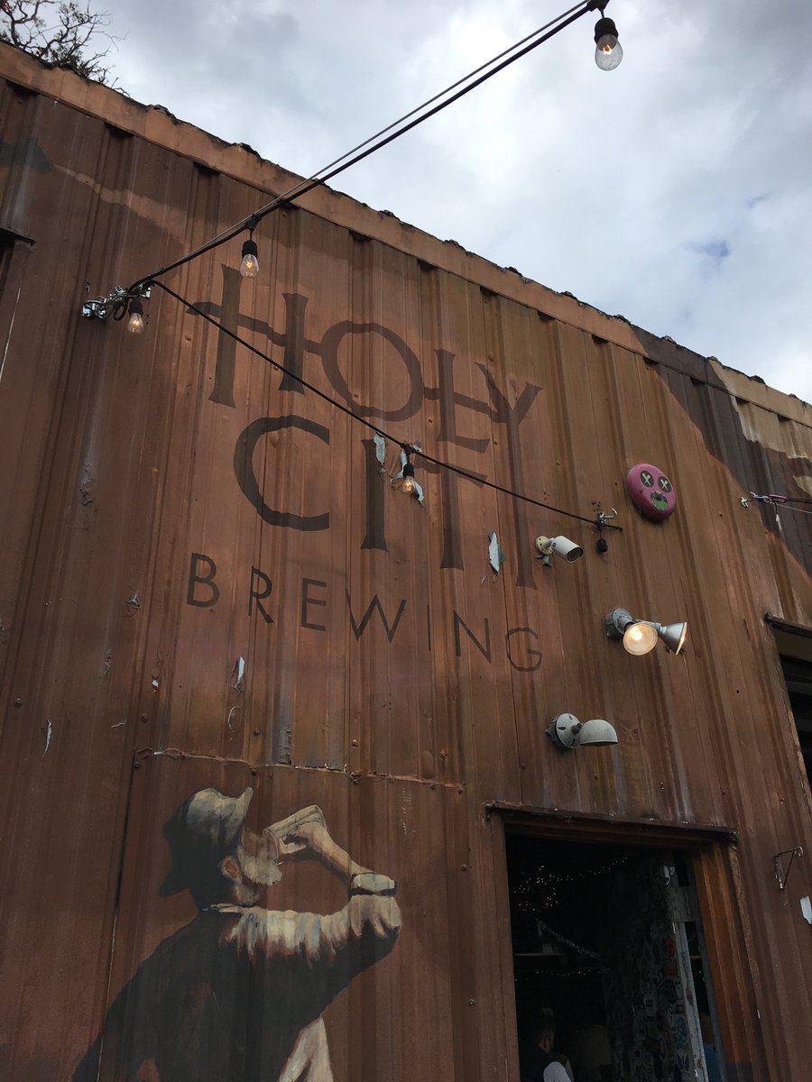 TrekBikesGuy's tweet photo. #GCBR2017 @HolyCityBrewing #Stop5 #EnjoyTheRide #LunchStop #OverlyFriendly https://t.co/EoYEj2Pr90