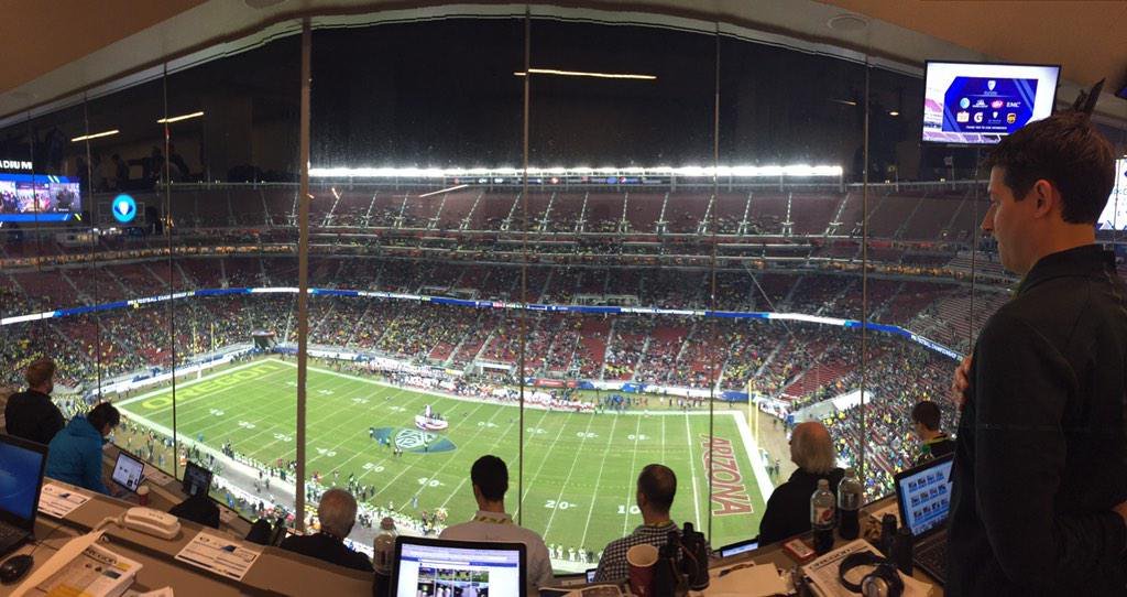 RedditCFB's tweet image. Reminder: The #Pac12FCG is tonight in Levi's Stadium, 5pm PT on a work Friday because cares about crowd optics when you're Larry Scott!