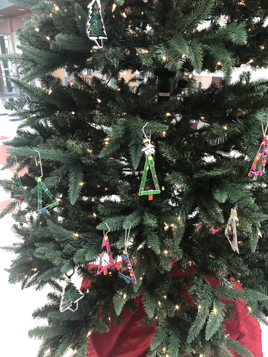 mrs_zubiate's tweet photo. Excited to help decorate our tree! #centralis awesome https://t.co/w7aXinYrxZ