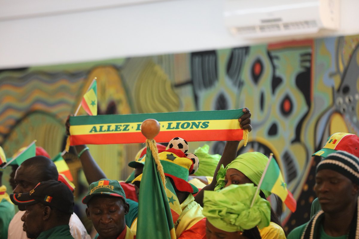 Macky_Sall's tweet photo. Maintenant que les groupes sont constitués, l'heure est à la préparation pour remporter la victoire face à ces 3 équipes de taille. Tous mobilisés derrière nos Lions ! 🦁⚽️ #WorldCupDraw https://t.co/f44sHTR5t9