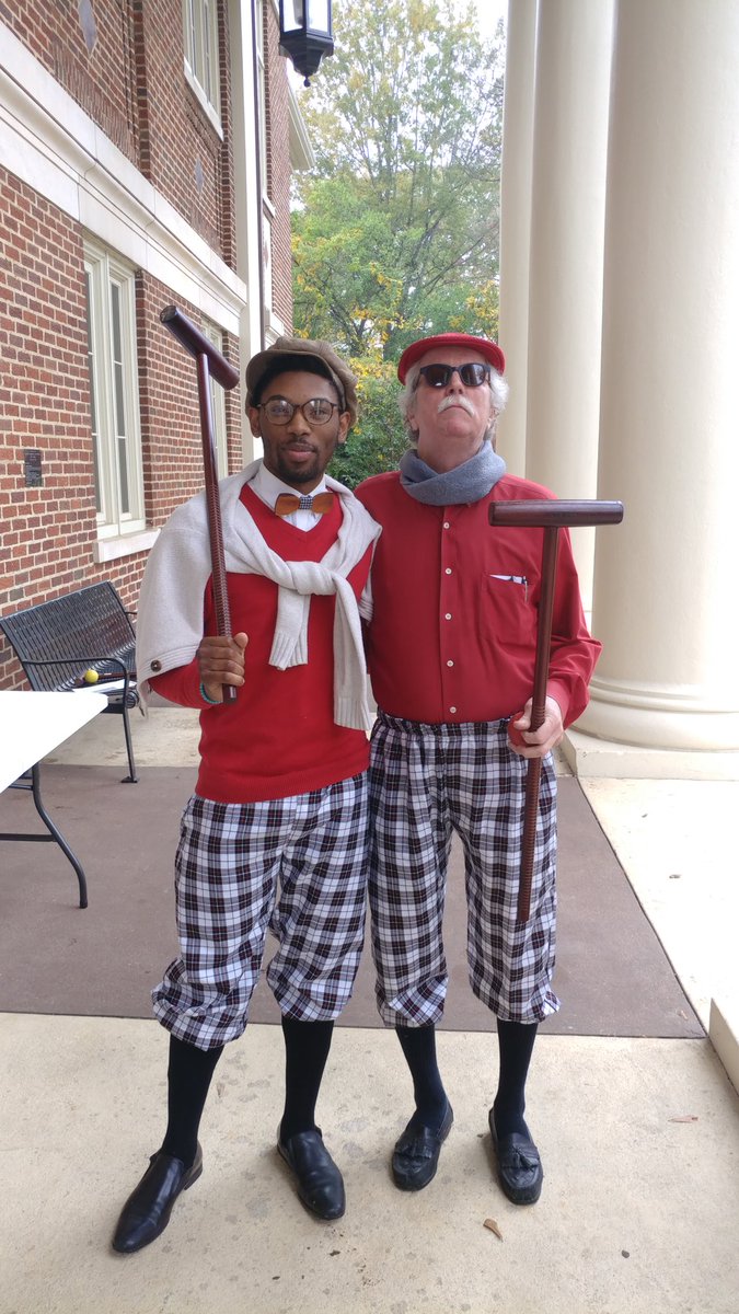 UASSWFIELD's tweet photo. We don't let dreary Fridays get us down! Croquet on the Little Hall lawn? Check! #RollTide #TodayAtUA @UA_SocialWork https://t.co/qxUHsNOBIM