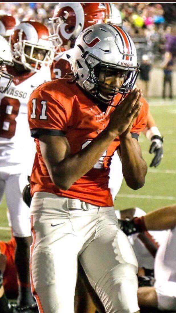PeytonLThompson's tweet photo. STATE DAY‼️ I Love My Team. Get To Go Out Together With The U On The Side Of Our Helmets One Last Time. All Glory To God. Blessed. #KevStrong #ThinkGold https://t.co/hxEckpJwLy