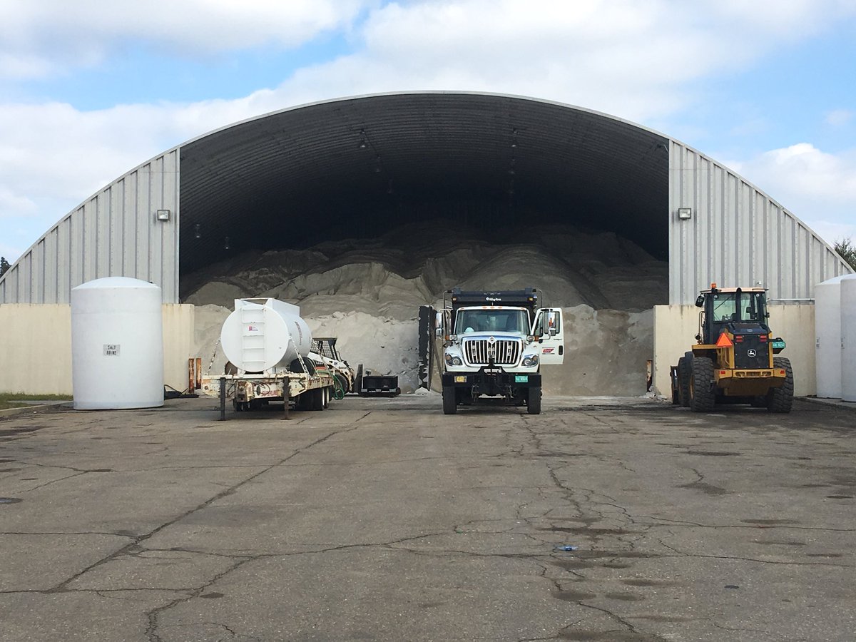 MarkNagiTDOT's tweet photo. Breaking: I can report that the salt bin at @myTDOT in Knoxville will not be the next Athletics Director at the University of Tennessee, because it is a salt bin.

It’s ready for winter though... https://t.co/rxiyalTVZh