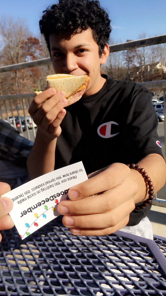 kxtherinne_'s tweet photo. #DBNdoesDecember โขGot a free coffee, Gave half my sandwichโข https://t.co/wxdBKaKzx9