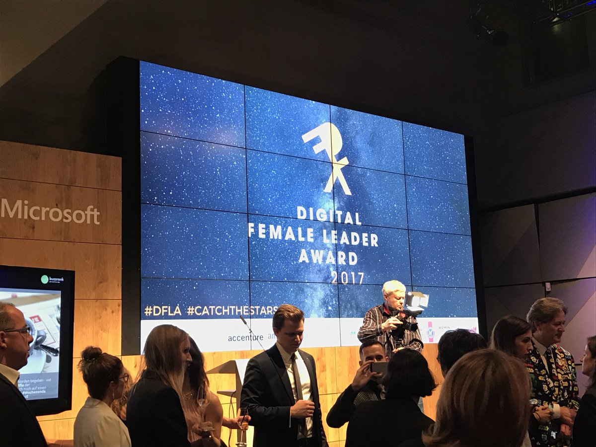 madelecca's tweet photo. Los gehts beim Digital female leader Award @Women_Digital https://t.co/KapHdnJ5q1