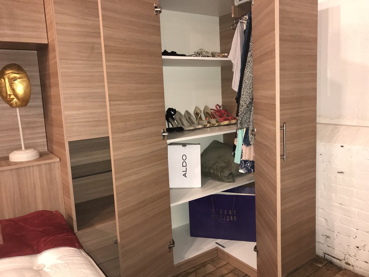 ContempoSpace's tweet photo. ThisOrTHAT? #contempospace #closetorganization #nycapartment #homeorganization #interiordesign #corner #closet #modern #contrmporary #design https://t.co/WQjRaQZBw3